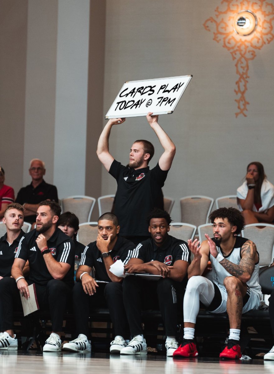 Charlie 🍾 tweet media