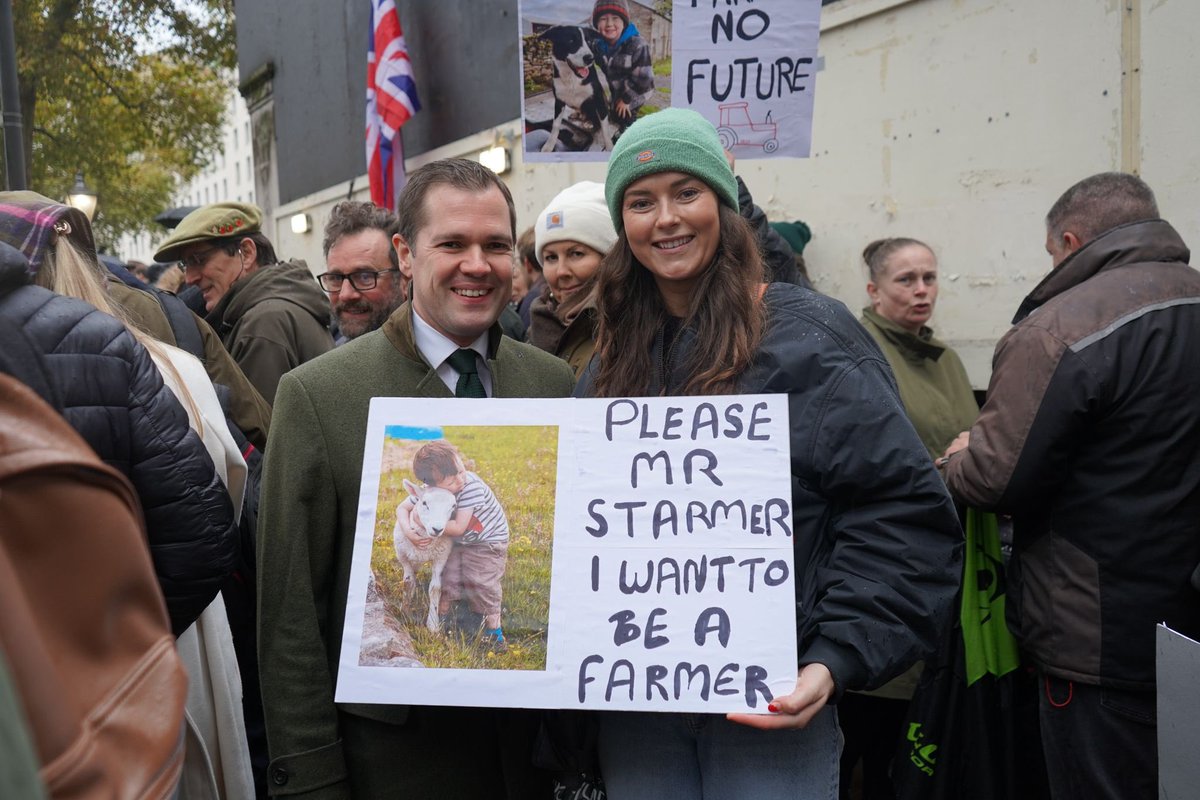 RobertJenrick's tweet image. It’s Farmer versus Starmer.

And I’ll always stand with our farmers.
