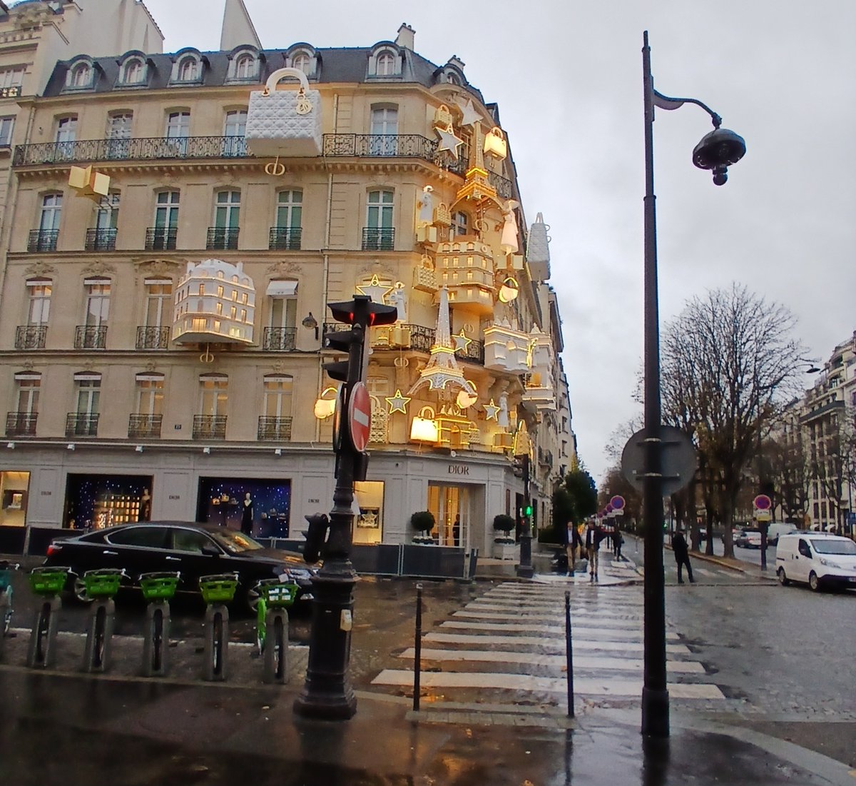 Vacation In Paris 🗼 tweet media