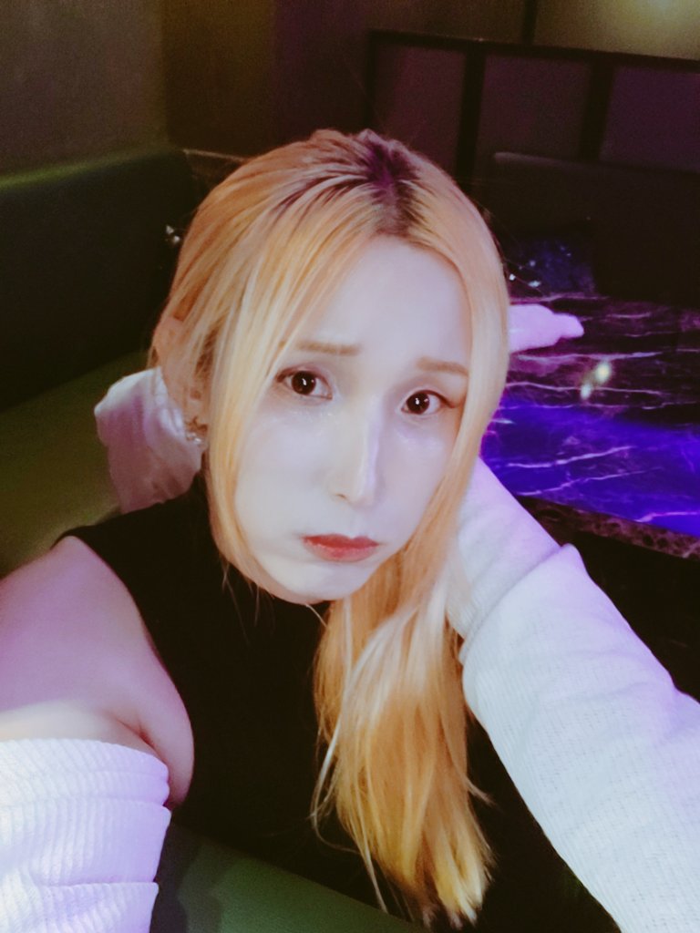 게에 혼자 인 외로운 나 ❤️
온기가 필요해 ❤️