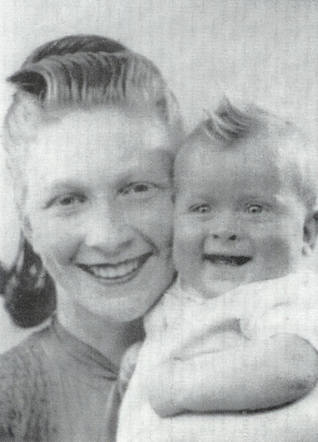 19 November 1941 | A Dutch Jewish boy, Benjamin Vischschoonmaker, was born in Amsterdam.

In October 1942 he was deported to #Auschwitz and murdered in a gas chamber after the selection together with his mother Sara.