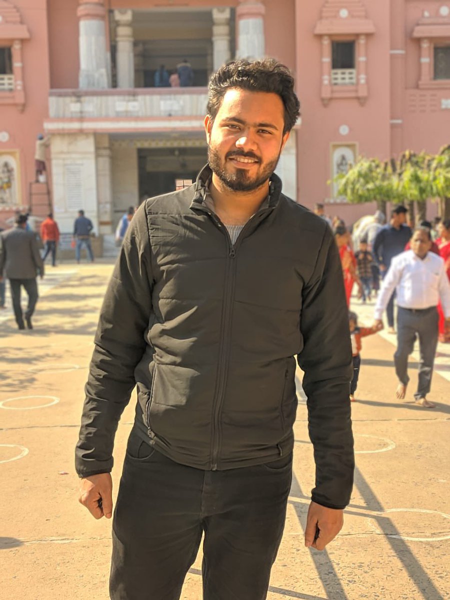 _ashusingh_'s tweet image. “Embracing the divinity of Mahadev in the heart of my favorite city, Banaras. 🌸✨ Har Har Mahadev! #Kashi #ShivaVibes #BanarasDiaries”