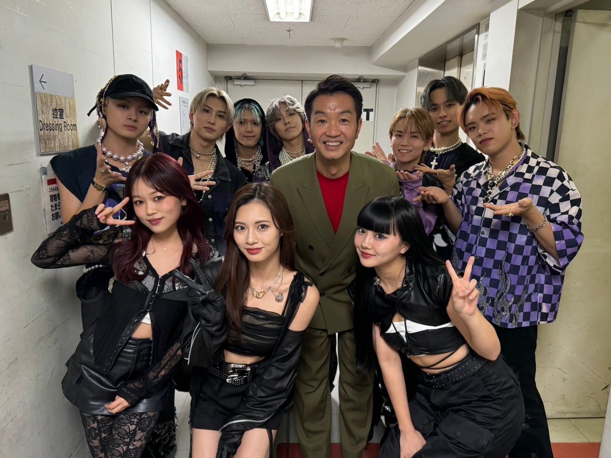 _KID_PHENOMENON's tweet photo. 『Up To U vol.2』

MCの大抜卓人さん、
iScreamの皆さん、OHLの皆さんと
お写真を撮らせていただきました📷

皆さんありがとうございました✨

#UpToU
#大抜卓人 さん @takutoonuki 
#iScream @iscream_ldh 
#OHL @100liminal https://t.co/zy6gqRAoDL
