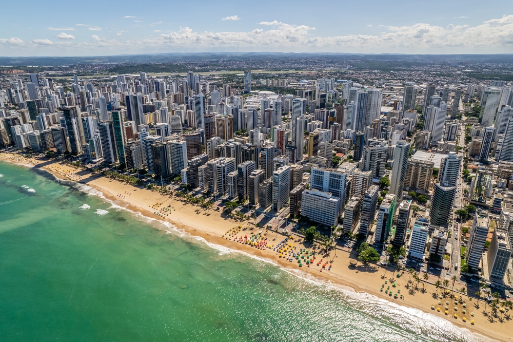 Creating sustainable cities requires innovation 💡

In Recife, Brazil, filtering gardens were planted on the riverbank to clean the water. Read how 40 cities in 20 countries will adopt unique and innovative approaches for healthier urban environments: wrld.bg/V0kJ50SOaTN