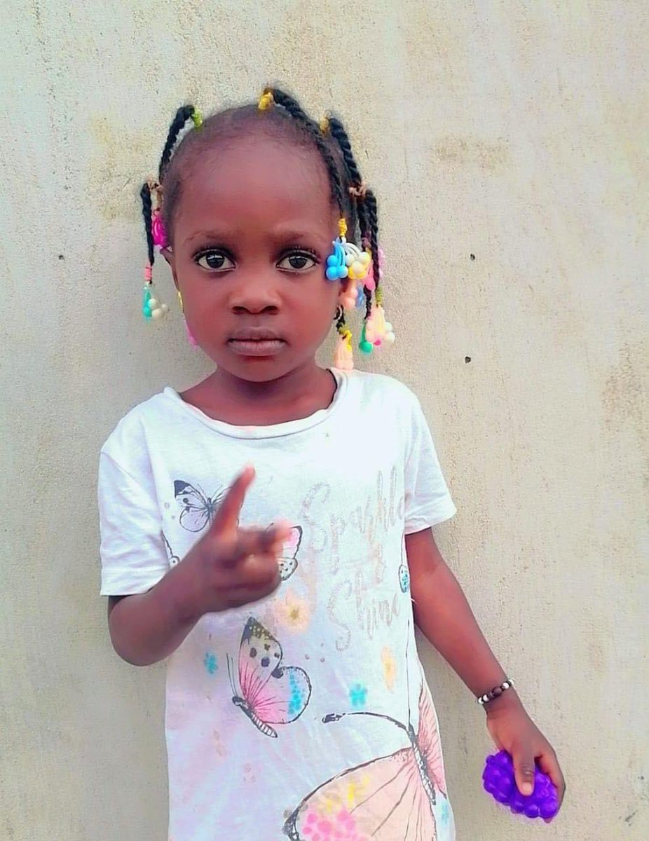 Prom_Ivoire's tweet image. Elle s'appelle Neijema, elle a 3 ans et habite Port-Bouet ( Gonzagueville carrefour Motar). Depuis hier 17h, elle est introuvable. Elle était habillée en t-shirt bleu avec un collant rouge.

La personne à contacter si jamais vous la voyez : 07 87 783 504