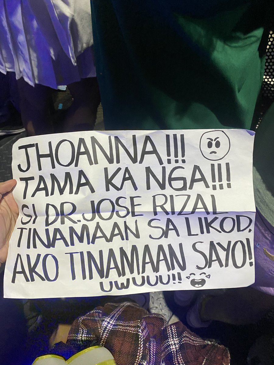 ot8enjoyer__'s tweet photo. Gusto ko lang ishare. Huhu Anlaking pasasalamat ko dahil sa banat ni Jho na dinala ko sa Araneta na notice nya akooo 😭😭😭 Tinuro nya akoooo 😭😭😭😭❤️ I love you Jhooo!! Super!!! @bini_jhoanna literal na timaan ako sayoooo 😭😭😭 https://t.co/29Emc46S7n