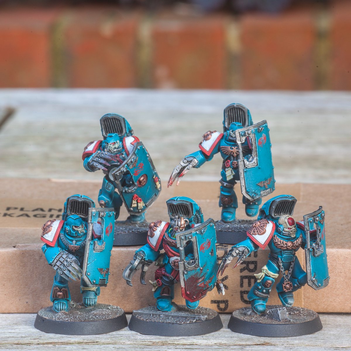 _MikeyN's tweet photo. @warhammer My homebrew chapter librarian, a white scars praetor for 30k, some vanguard vets for 40k and a Dark Emissary consul for the Sons of Horus in 30k https://t.co/i1RSADuUhC