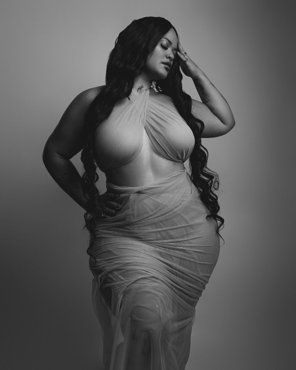 The Goddess in me has awakened 🖤. My single ‘Aphrodite’ drops Friday. Want more than this clean version? Get the exclusive uncensored prints on my website.

#Aphrodite #SensualArt #LimitedEdition