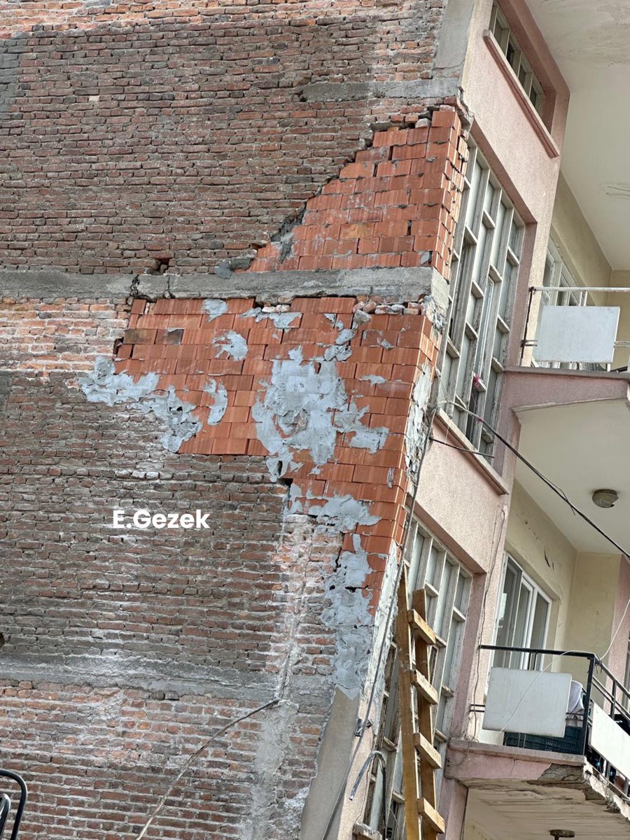 1MalatyaBeyefendisi (@malatyabyefendi) on Twitter photo Malatya’da yapılan sözde güçlendirme İnsan hayatı bu kadar mı ucuz
Fotoğraf :<a href="/EGezek/">Eyüp Gezek</a> Malatya’da yapılan sözde güçlendirme İnsan hayatı bu kadar mı ucuz
Fotoğraf :<a href="/EGezek/">Eyüp Gezek</a>