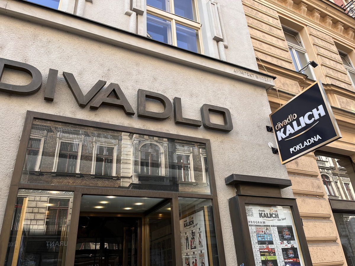 Instalace světelné výtrče v <a href="/DivadloKalich/">Divadlo_Kalich</a>