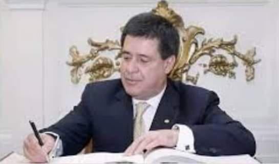 querido diario, mangui amaneció nervioso porque no resulto el infarto, pero no importa le vamos a dar el caprichito en 2028, total tenemos imbéciles que votan nomas por un 100 mil