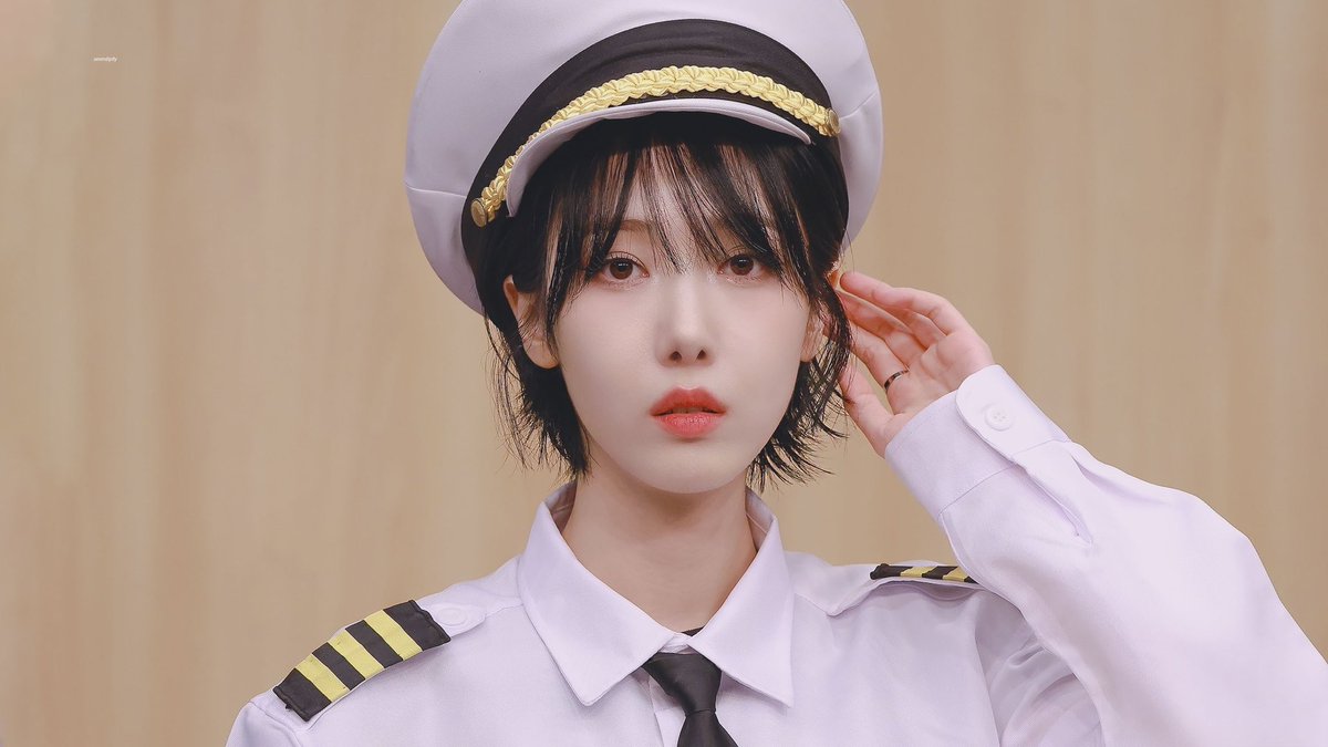 wwaannzzaa's tweet photo. 헤메코 느낌 딱좋은데 크롭까지 영화같아서 너무느좋 https://t.co/mQ2ENUX2Dy