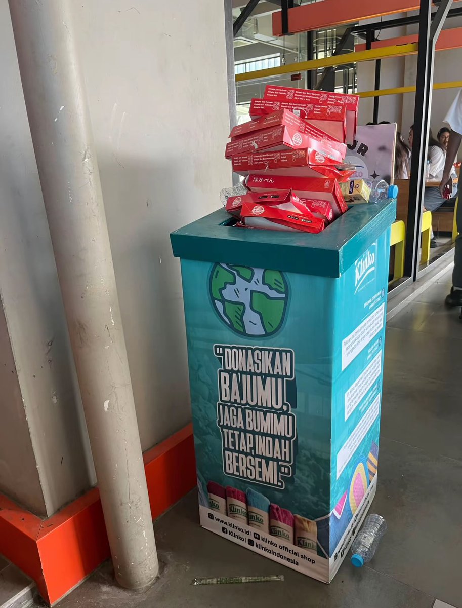 Indonesia boro-boro baca buku, baca tulisan yang sebesar ini aja gak bisa 🙃