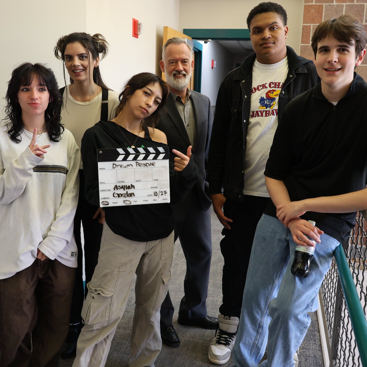 e-Communication tweet media