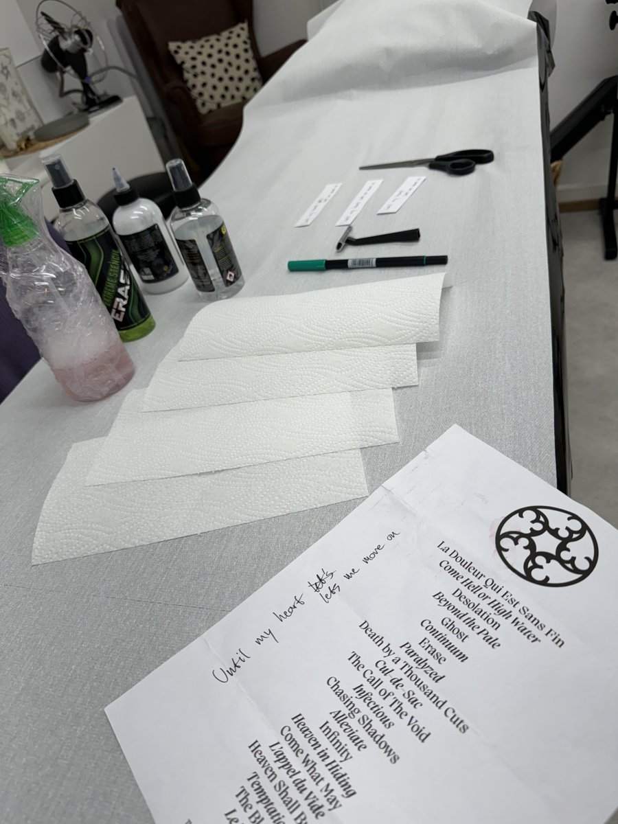 AtinyOff's tweet image. Just tattooed Harald’s writing.
This is my first tattoo, executed by my dearest Immi friend and written by the person I admire the most on earth, with the sentence that reminds me of who I am and how far I’ve come.
My life is complete.
Imminence, once again you saved my life.