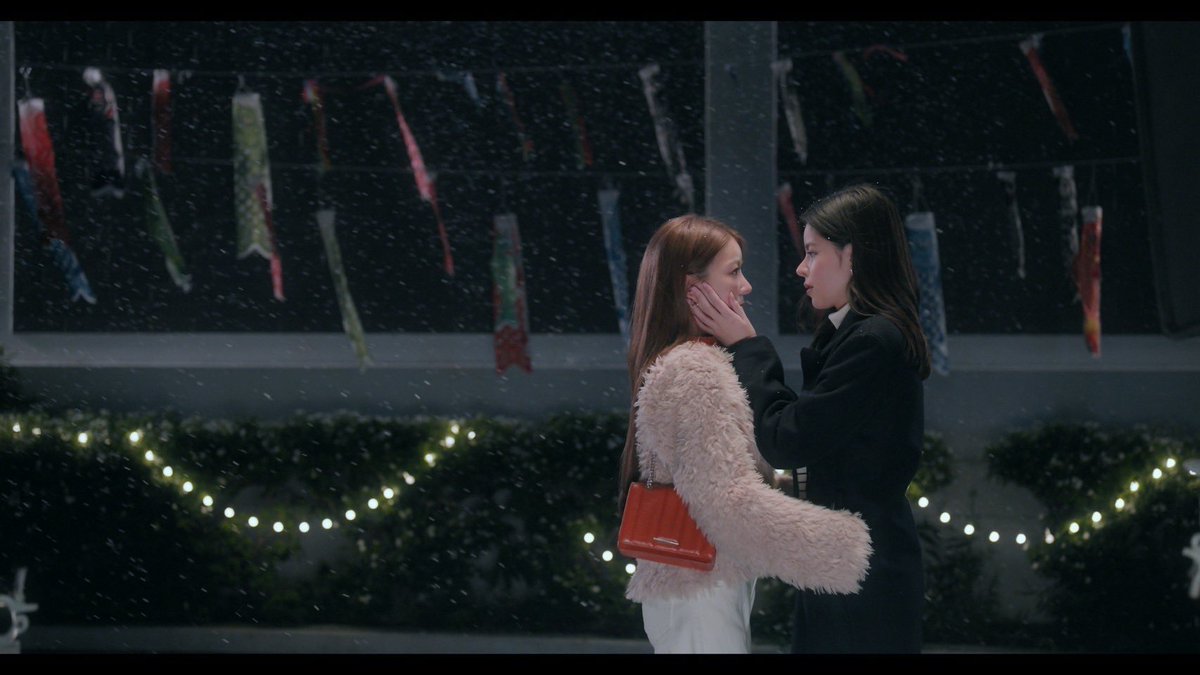 FAYMAYent's tweet photo. Sweet in Snow ❄️🌨️

#รักปากแข็ง #SWSHGL 
#fay_riezz #maywyda https://t.co/onqIWzyNst