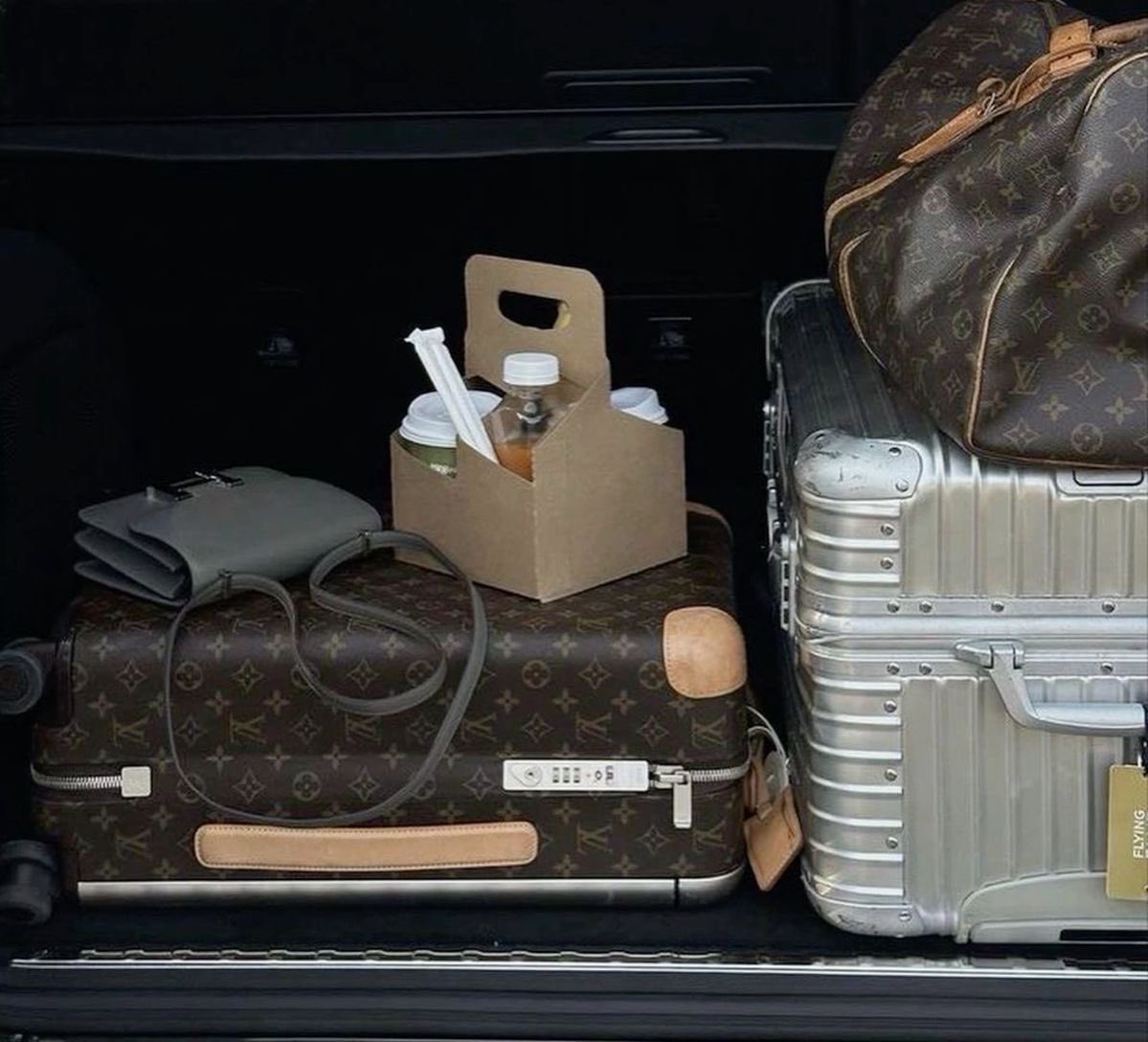 classyladylife's tweet image. another day another flight.✈️