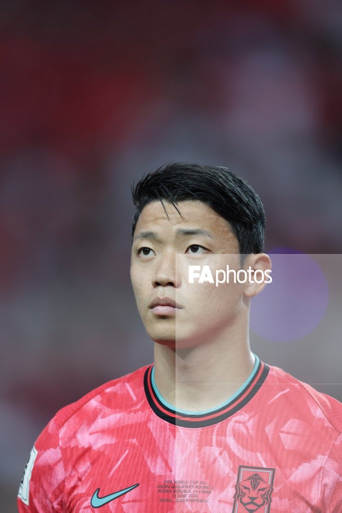 아 황희찬 보고싶긔……..
국대황희찬 보고싶다고……..