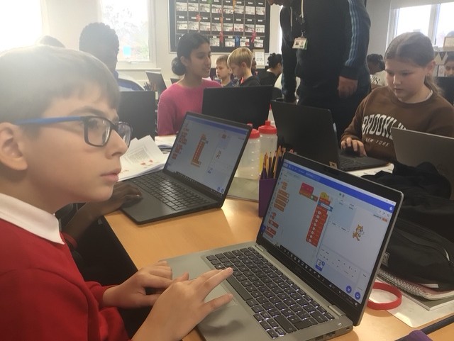 StBartsCofE's tweet image. Year 6 - Class 16 have been working using Scratch to create a program to carry out an algorithm involving money and change.
Children looked at creating different variables and Mr Needham was very impressed with the dedication displayed.
#scratchprogramming