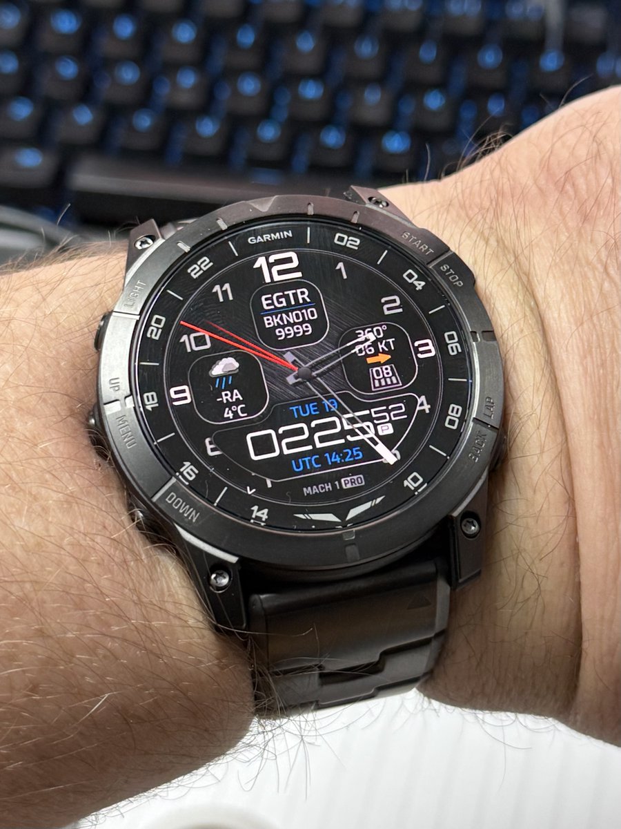 wayneallenpilot's tweet image. I’m a sucker for aviation watches and it’s been a while so time for an upgrade -  The new Garmin D2 Mach 1 Pro. Nice screen compared to the Delta PX.

Review coming soon

 #garmin #pilotslife #watches