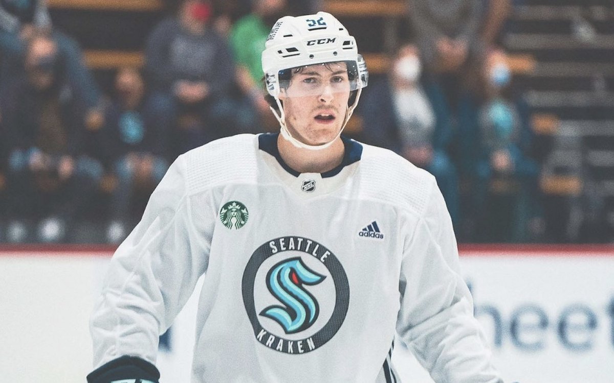 oregonsportnews's tweet photo. Our @marko_zlo on how the @SeattleKraken 's fourth line is making a huge impact. How do you think this team is playing? #SeaKraken #seattlekraken #NHL #oregonsportsnews https://t.co/FOI7tuCEcZ https://t.co/NVqzhSODkU