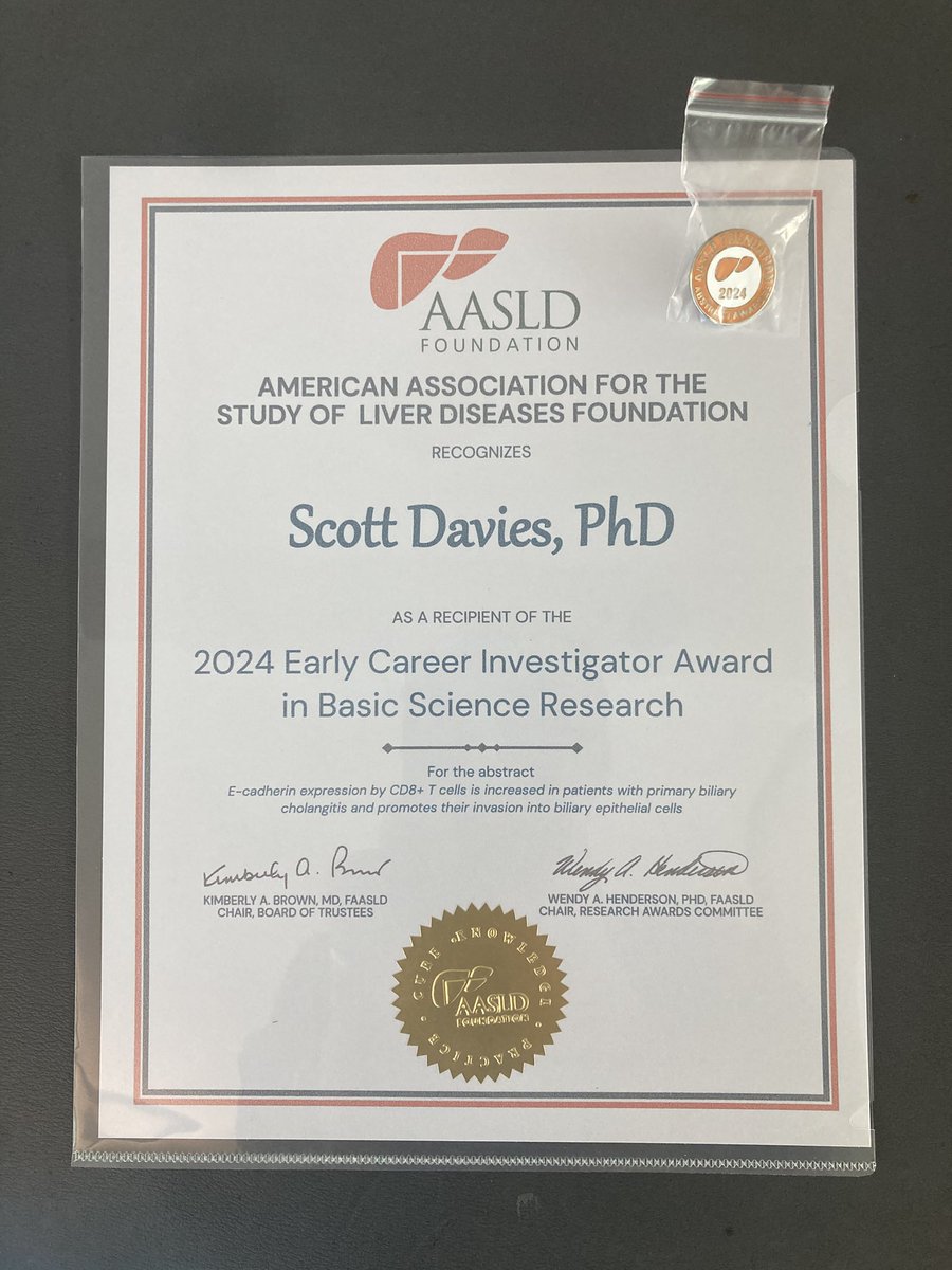 Had a blast at #TLM24! Really enjoyed presenting my poster and saw some great talks about cutting edge hepatology work! Huge thank you again to <a href="/AASLDFoundation/">AASLD Foundation</a> for my Abstract Award which enabled me to come. Thanks also for this beautiful certificate and badge. I’m honoured!