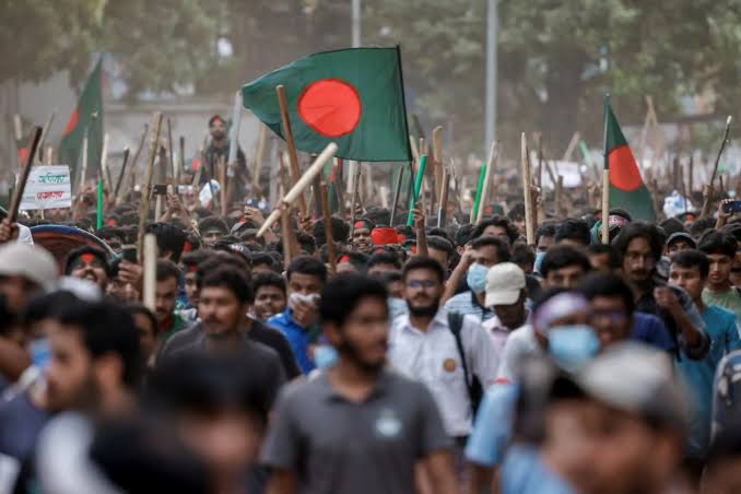 devatiqur's tweet photo. "Unemployment is rising, wages are stagnant, and opportunities are shrinking. The job market in Bangladesh is in crisis, leaving many talented individuals struggling to make ends meet. It’s time for urgent reforms and investments in education, skills, and industries. #Bangladesh https://t.co/7tm3gtBZRC