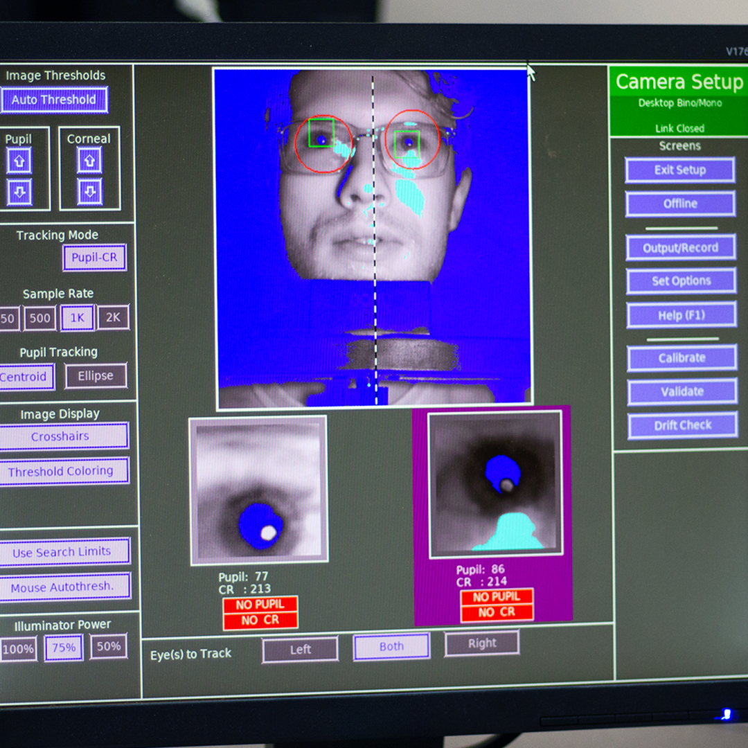College of Biological Science (@uofgcbs) on Twitter photo How do our brains choose what to focus on & what to ignore?
A study led by researcher Coleman Olenick from Dr. Mazyar Fallah’s lab <a href="/UofG_HHNS/">HHNS at UofG</a> analyzes eye movements & what they reveal about how we focus on important objects & filter out irrelevant ones
🗞️uoguelph.ca/cbs/news/2024/… How do our brains choose what to focus on & what to ignore?
A study led by researcher Coleman Olenick from Dr. Mazyar Fallah’s lab <a href="/UofG_HHNS/">HHNS at UofG</a> analyzes eye movements & what they reveal about how we focus on important objects & filter out irrelevant ones
🗞️uoguelph.ca/cbs/news/2024/…