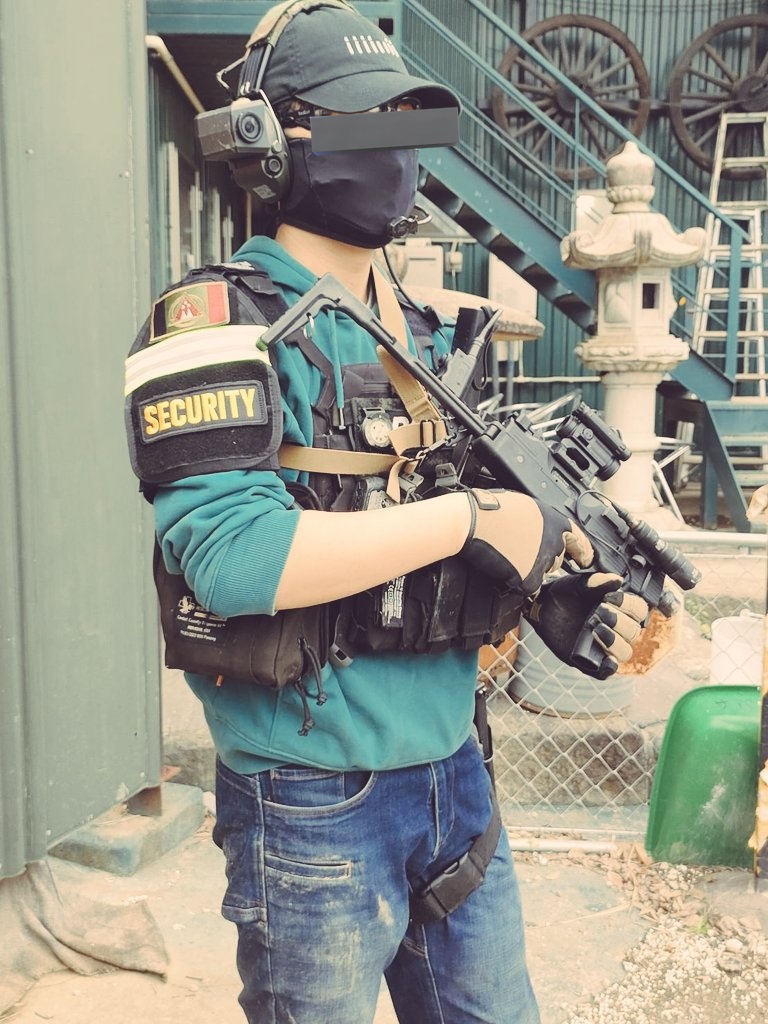 PVT_GABA's tweet photo. #CasualWearTactics
#CWT4
遅ばせながら、CWT4お疲れ様でした!
MP9片手に雇われ警備員やっておりました。
今回は前回より給料が良かったのですがラーメン屋に爆殺されたおかげでお金は残らなかったです。
許さんぞラーメン屋。
参加された皆さん、そして主催の皆様、ありがとうございました!! https://t.co/SJooL2tSu7