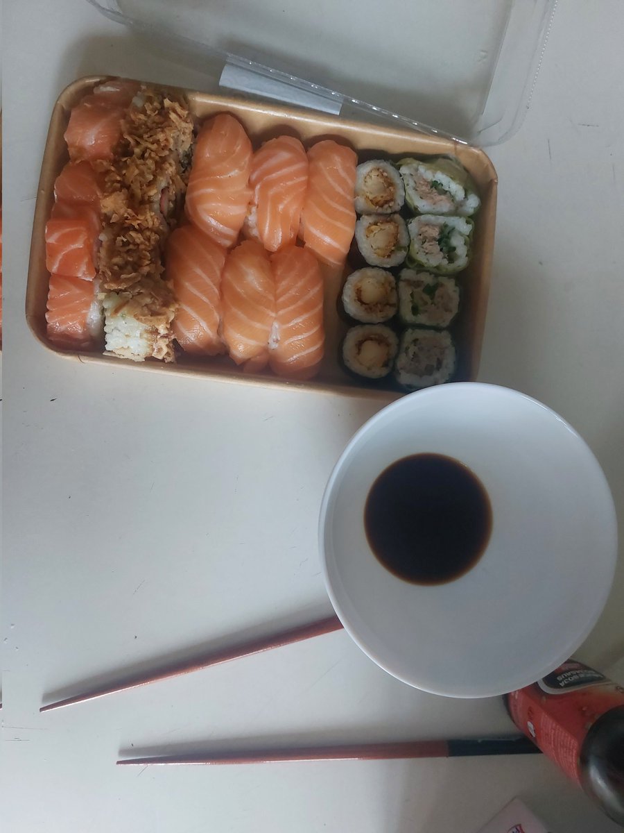 Mathildetwit98's tweet image. Miam 🍥🍣🥢