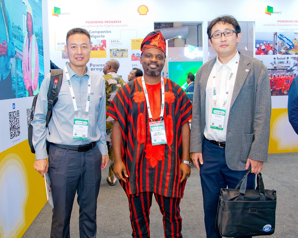 Shell_Nigeria's tweet image. 📸#NAPE2024 visitors at the #ShellBooth 

So much of #learning in life takes place beyond school walls.

#ImpactingLives 
#PoweringProgress 

@NAPENigeria