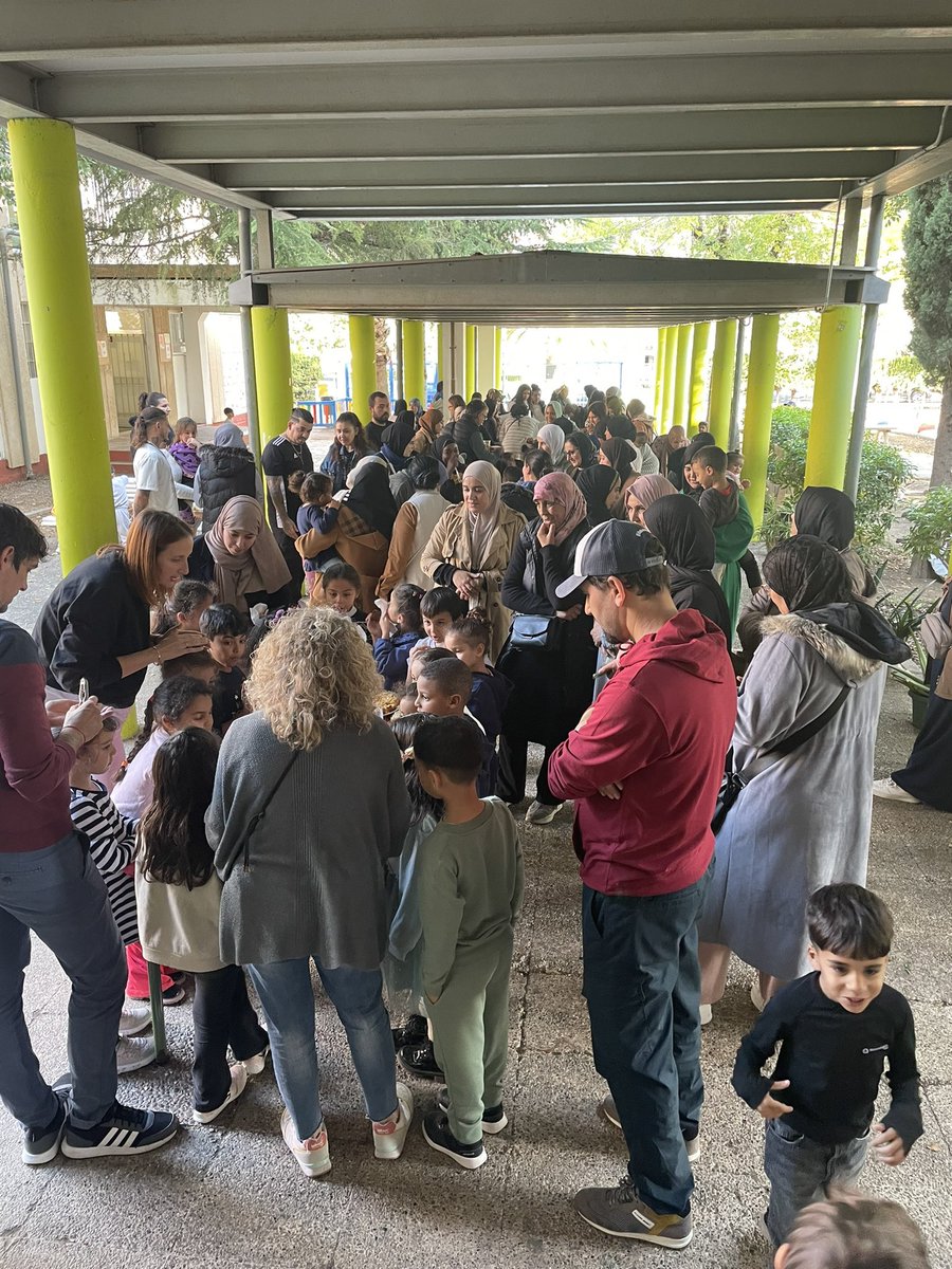 EscolaCampclar's tweet photo. Estem celebrant la festa de la tardor amb les famílies i els alumnes de la comunitat de petits! https://t.co/6EWWHG5x0k