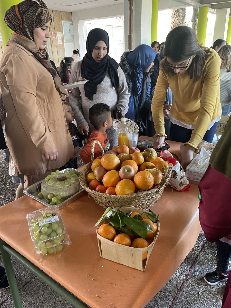 EscolaCampclar's tweet photo. Estem celebrant la festa de la tardor amb les famílies i els alumnes de la comunitat de petits! https://t.co/6EWWHG5x0k