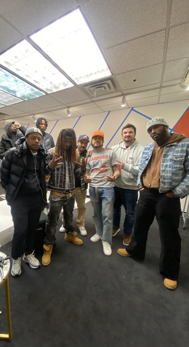 NEW CROSSOVER EPISODE: The Bad Business Podcast joins 2100 to talk about the future in a light-hearted &amp; fun way, a good break from our politics &amp; AI episode - listen here: podcasts.apple.com/us/podcast/210…

<a href="/BERAQ_/">🐫✨🕯 𝘽𝘼𝙂𝙃𝘿𝘼𝘿𝘿𝙔 🕯✨🐫</a> <a href="/TheSagaofDaniel/">Danny</a>