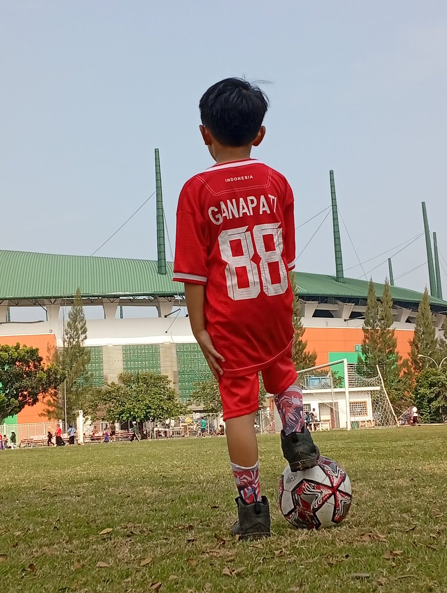 katamaspur's tweet photo. Menyalaaaaa.... 
#TimnasDay 
Siap2 kuota haji dikurangi 😁 https://t.co/F0fDy7E0Tu