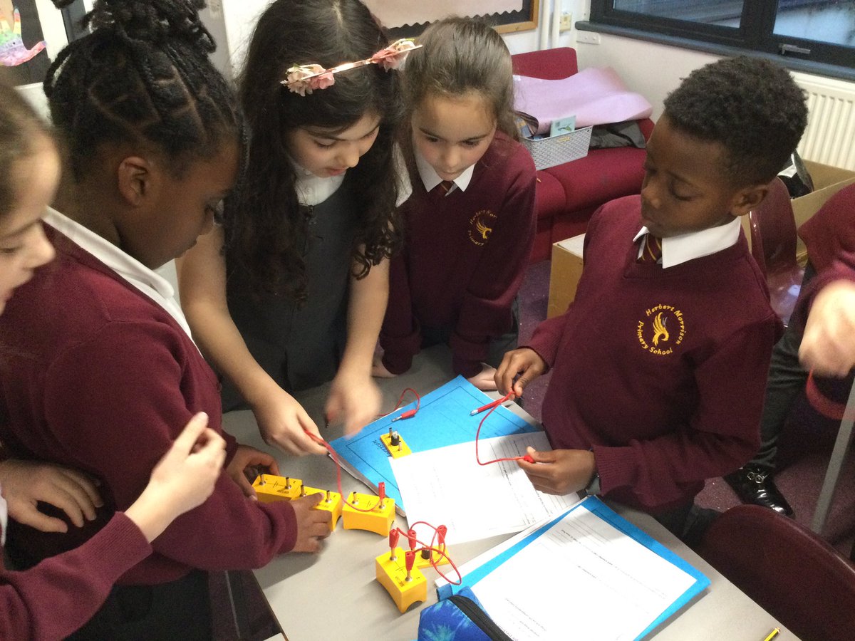 MissWardHMPS's tweet photo. We’re having a very exciting #Science lesson this afternoon in Year 4 making and investigating electrical circuits @HerbMorrPriSch https://t.co/g0ugMe1PRJ