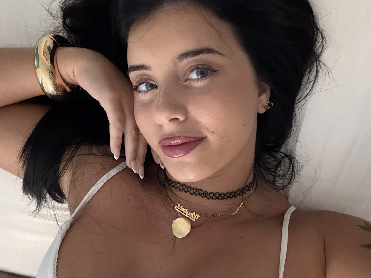 I want to see you... I prepared a surprise just for you 😏🥰