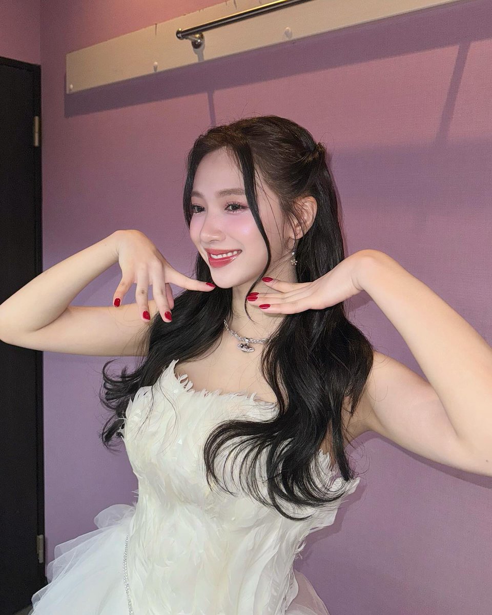 Jiwon. tweet media