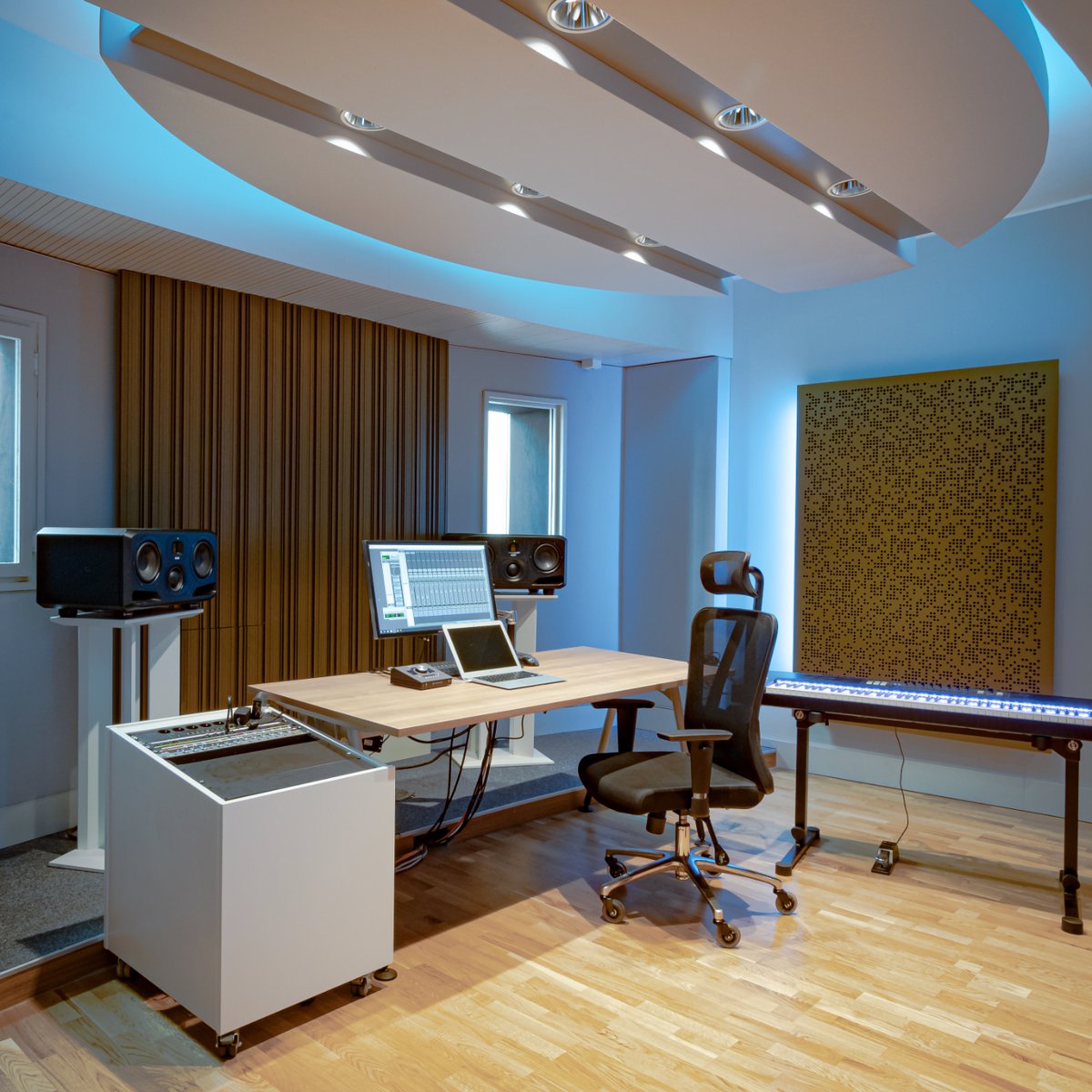 Discover the exquisite studio spaces at Vienna City Sound, showcasing our flagship S Series models—the S5H and S3H! Who’s ready to check their mix in this incredible setting? 🤝

#ADAMAudio #SSeries