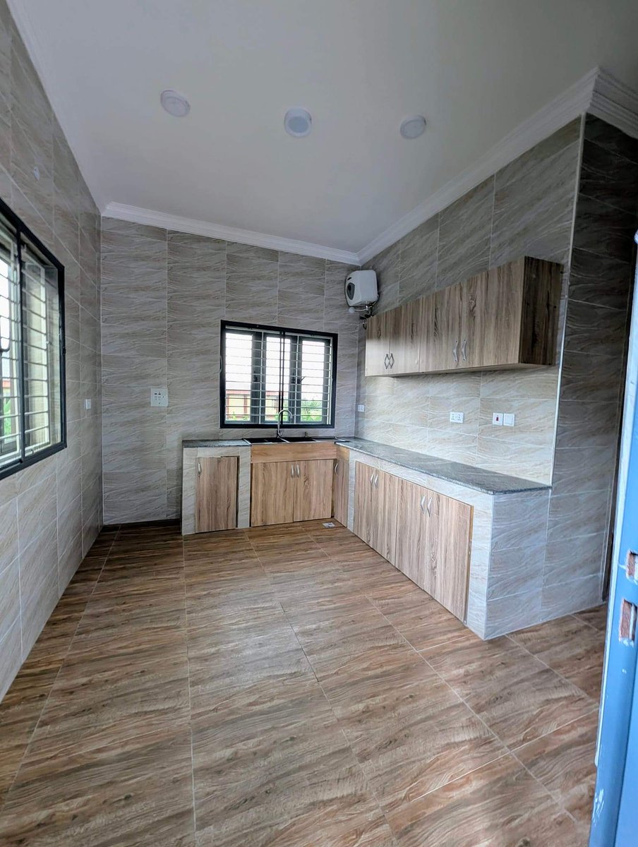 Wilsonprops's tweet image. 2-Bedroom Flat on Brooks Street, Uyo - ₦2.5M Per Annum (Payable for 2 Years)

Looking for a luxurious home for your family in Uyo? This 2-bedroom flat on Brooks Street, off Wellington Bassey Way, is perfect!