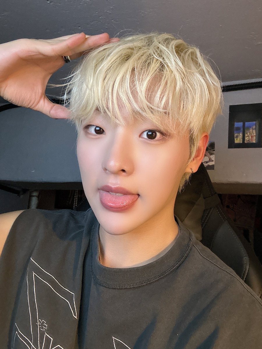 🎂 Happy birthday to Mujin (The KingDom)! 

#HAPPY_MUJIN_DAY <a href="/TheKingDom_GF/">The KingDom</a>