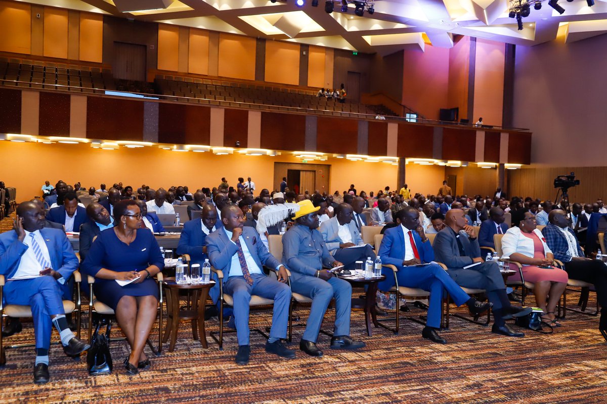 #UCSATP 
Today, <a href="/FrankTumwebazek/">Frank K Tumwebaze,MP: Isaiah 41: 11</a> launched the Uganda Climate Smart Agricultural Transformation Project implementation manual at the National Stakeholder Engagement workshop held 19-20th Nov, 2024 at Munyonyo Common Wealth Centre. 
Project funded by <a href="/WorldBank/">World Bank</a> and <a href="/GovUganda/">Government of Uganda</a>