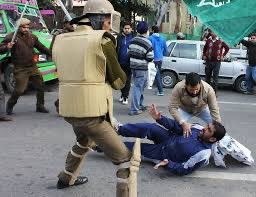 sultan1913's tweet photo. #Dehumanising of Kashmiris at the hands of Indian army and other paramilitary forces through use of torture and other in human and degrading treatment is documented and reported by different international organisations.
#IndiaStop_dehumanization_of_Kamrs
@UNHumanRights https://t.co/S6BbiYr2Wf