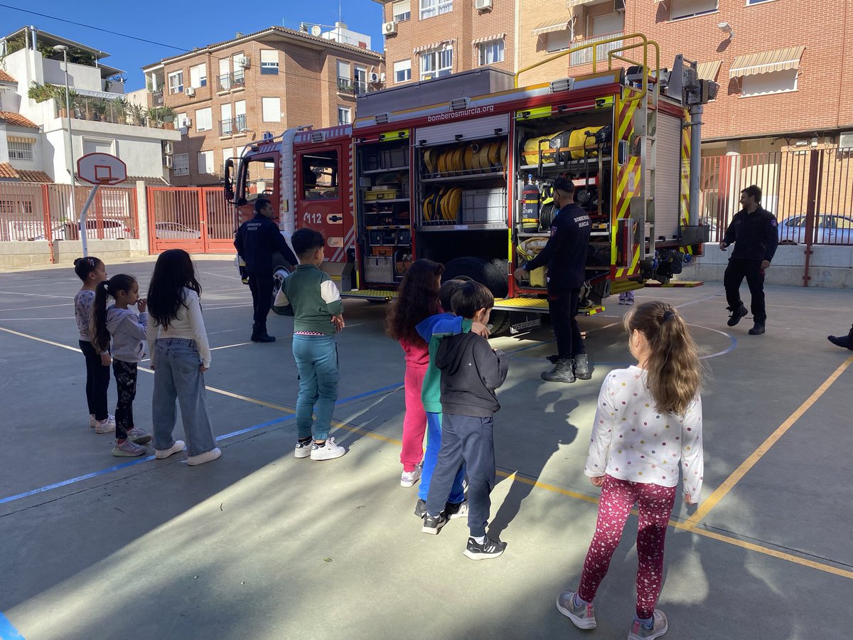 CEIP Francisco Giner de los Ríos. tweet media