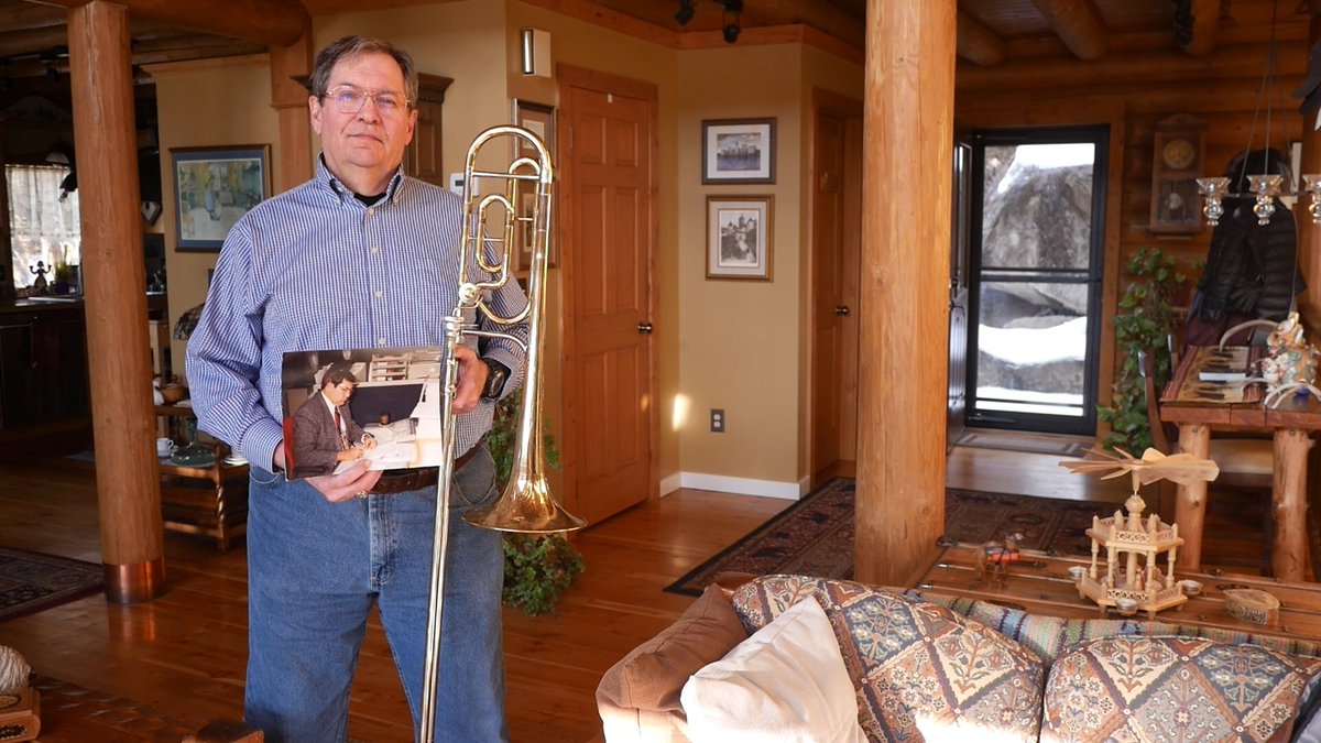 Marcus_cocova's tweet photo. Steve Noneman, a former aerospace engineer for NASA, has been an instrumentalist for most of his life.

He was a member of the Aerospace Engineering Class of 1978 at the University of Cincinnati where he studied under Neil Armstrong.

FULL VIDEO STORY: https://t.co/PEHO844VaJ https://t.co/mWA4z3zDYL