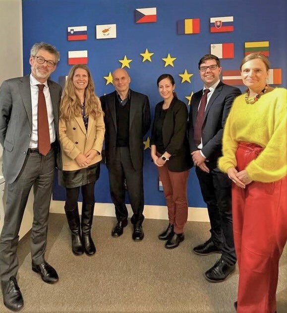 EU Delegation UK (@eudelegationuk) on Twitter photo Happy to welcome <a href="/ABTAMembers/">ABTA Members</a> to <a href="/EUdelegationUK/">EU Delegation UK</a>. Good exchange on the mutual benefits of EU/UK tourism, upcoming border management changes (EU EES/ETIAS & UK ETA), mobility issues & the travel rights of EU and UK citizens protected by the EU-UK Withdrawal Agreement. Happy to welcome <a href="/ABTAMembers/">ABTA Members</a> to <a href="/EUdelegationUK/">EU Delegation UK</a>. Good exchange on the mutual benefits of EU/UK tourism, upcoming border management changes (EU EES/ETIAS & UK ETA), mobility issues & the travel rights of EU and UK citizens protected by the EU-UK Withdrawal Agreement.