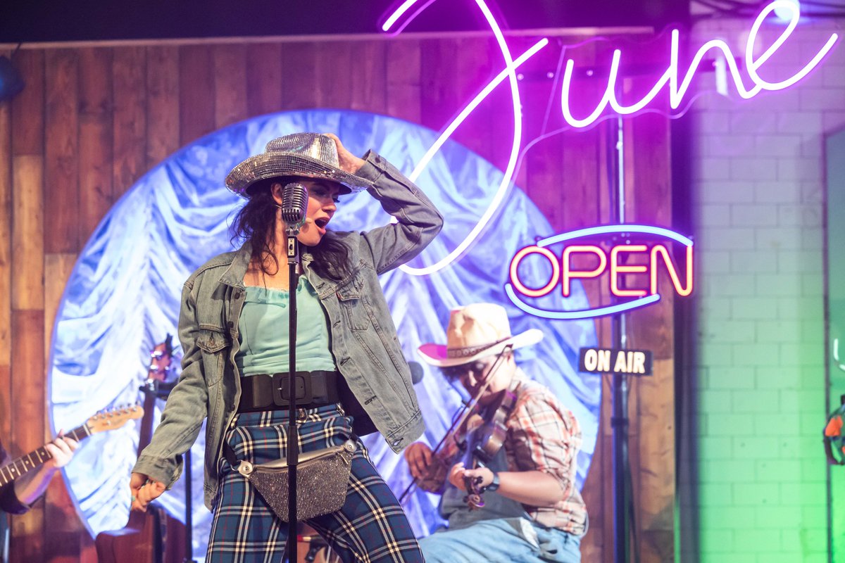 NTSonline's tweet image. Did you manage to catch one of these three new @NTSonline productions in 2024?

#JuneAndCharlene, The #FifthStep &amp;amp; #MaggieAndMe are all eligible for nominations across categories at this year's @WhatsOnStage Awards 🏆🎭

You have till noon on November 21st to have your say! 👇