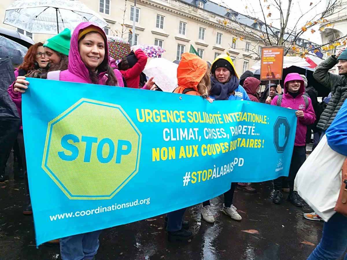 #CSUDÉvènement : Manifestation contre la baisse de l'#APD - extrait du discours d'Olivier Bruyeron, Président de <a href="/coordinationsud/">Coordination SUD</a>.
"Les député·es vont possiblement se prononcer de nouveau sur le budget d'ici quelques jours. Nous les soutenons dans leur volonté de conserver une