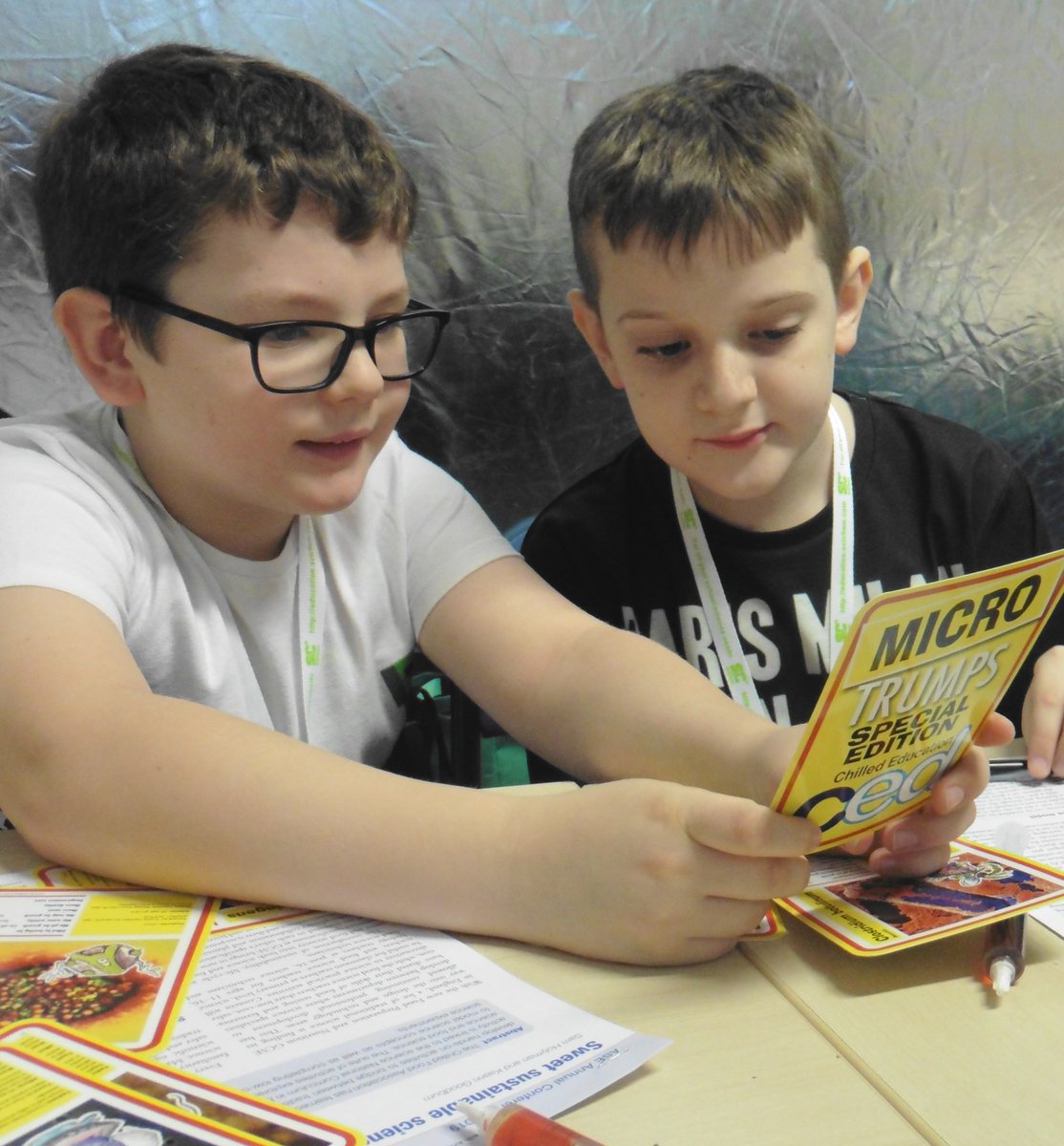Chilled Education resources make a great Secret Santa or stocking filler. Host a seasonal Micro Trumps tournament or test hand washing with a Glo Germ Handwashing Kit. Share some fun #FestiveFoodScience! Order by 14 Dec to avoid missing out. bit.ly/4fgg9Ma

#ScienceGifts