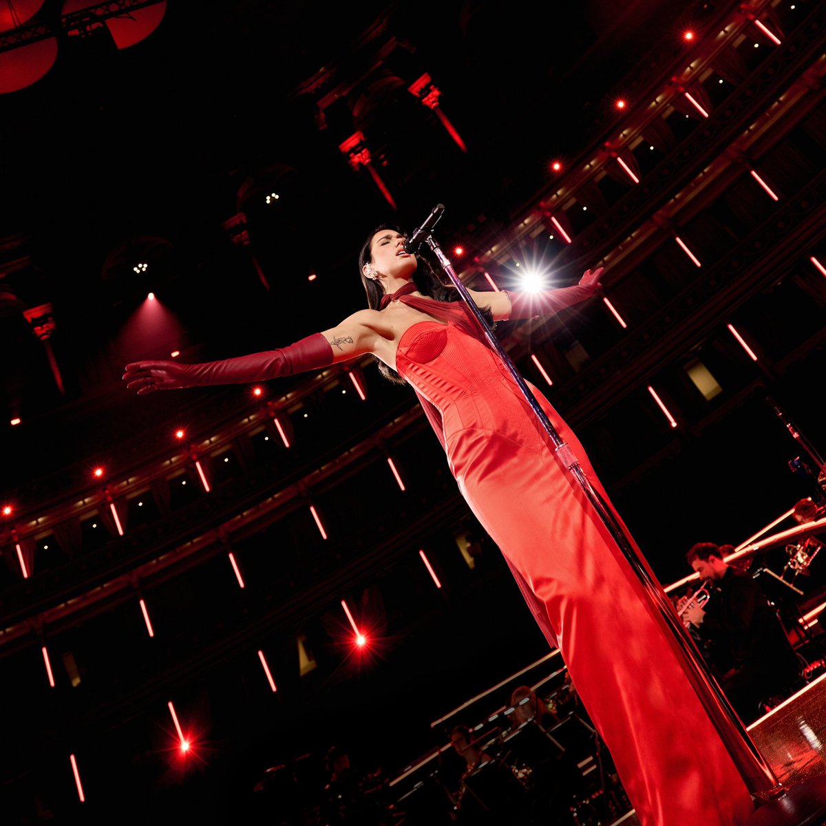 lipasdaily's tweet photo. 🚨| TONIGHT! “Dua Lipa Live from the Royal Albert Hall” is going to be finally released in a couple of hours, are you excited? https://t.co/wWusUGCKeW